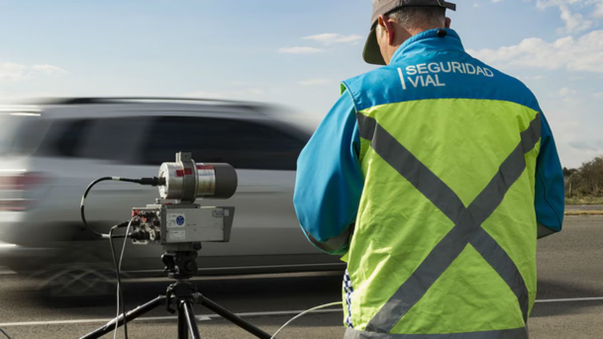 Passo a passo para saber se você recebeu multa na estrada no verão
