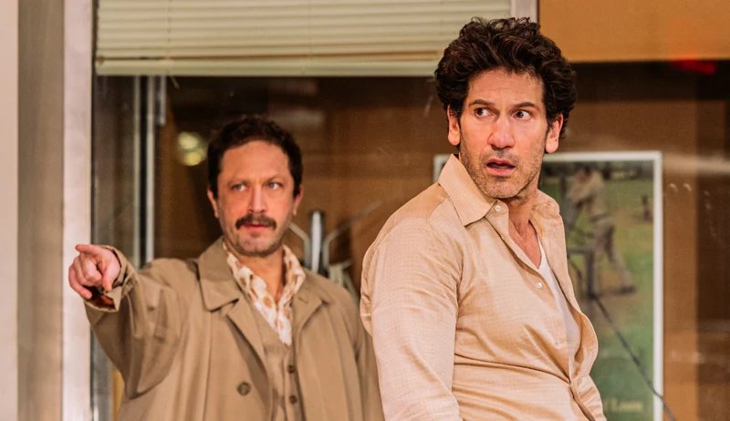 Peça da Broadway de Jon Bernthal e Ebon Moss-Bachrach ‘Dog Day Afternoon’ lança galeria de fotos completa | Broadway, Ebon Moss-Bachrach, Jessica Hecht, John Ortiz, Jon Bernthal | Notícias e fofocas sobre celebridades | Entretenimento, fotos e vídeos