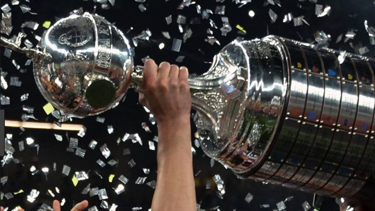 Qual canal está exibindo o sorteio da Copa Libertadores e da Sul-Americana hoje?