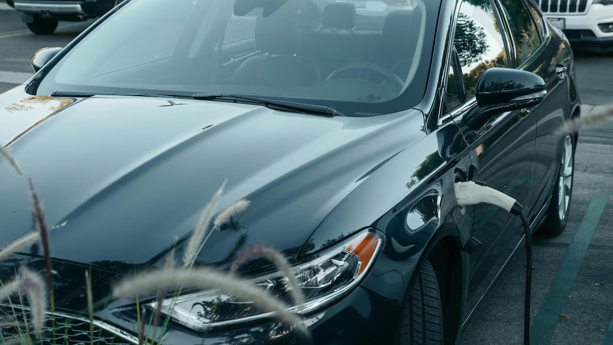 Quanto tempo dura a bateria de um carro híbrido, segundo especialistas?