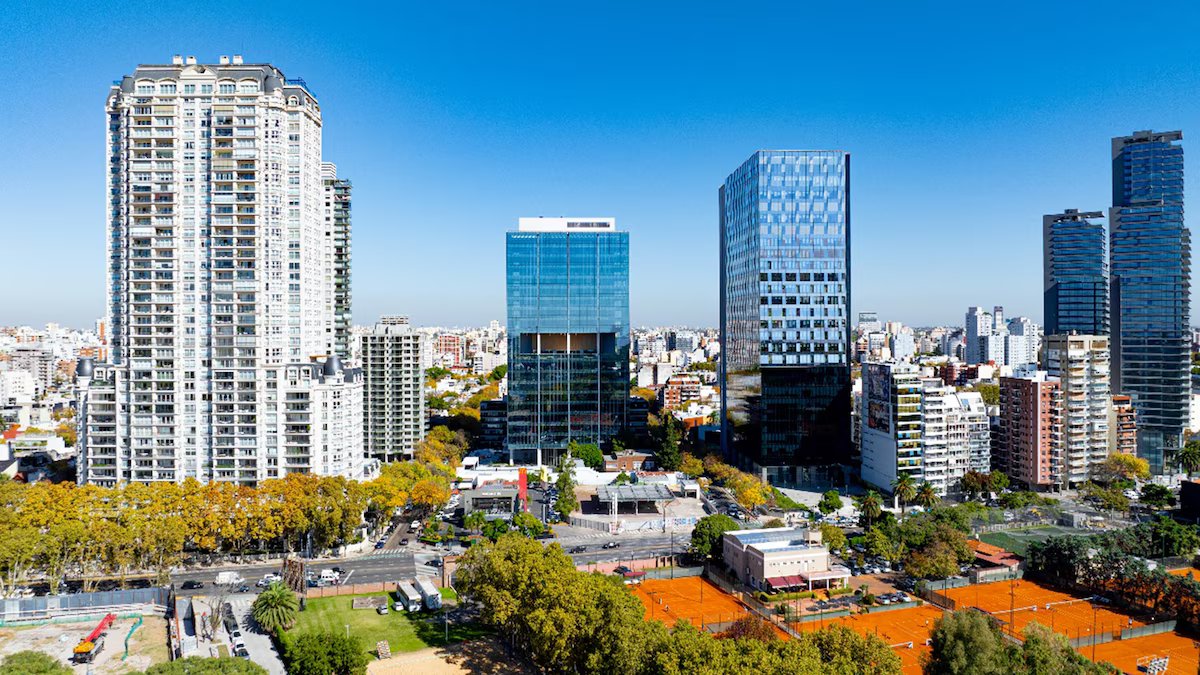 Quantos metros quadrados podem ser adquiridos de acordo com o salário e em quantos anos?