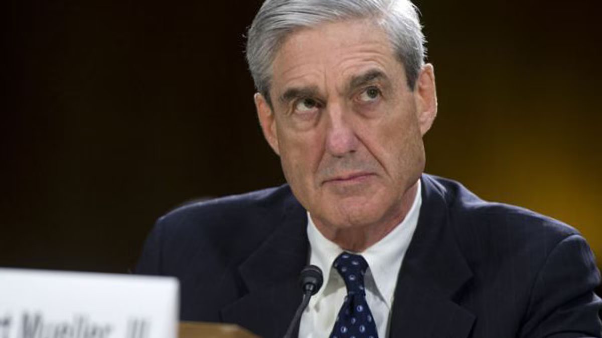Robert Mueller, o ex-promotor que investigou os laços de campanha de Trump com a Rússia, morreu e o presidente comemorou.