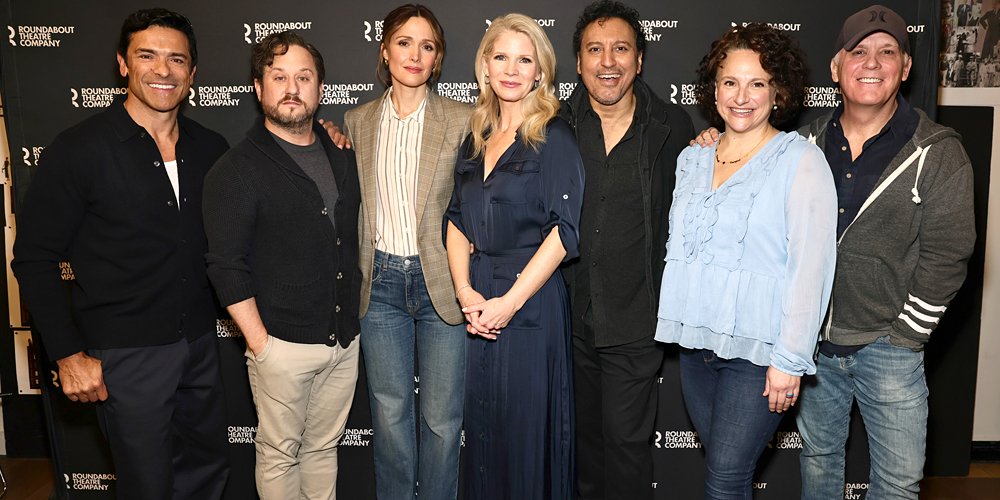 Rose Byrne e Kelli O’Hara lideram o elenco de ‘Fallen Angels’ no Photo Call de Nova York | Aasif Mandvi, Christopher Fitzgerald, Kelli O’Hara, Mark Consuelos, Rose Byrne, Scott Ellis, Tracee Chimo | Notícias e fofocas sobre celebridades | Entretenimento, fotos e vídeos