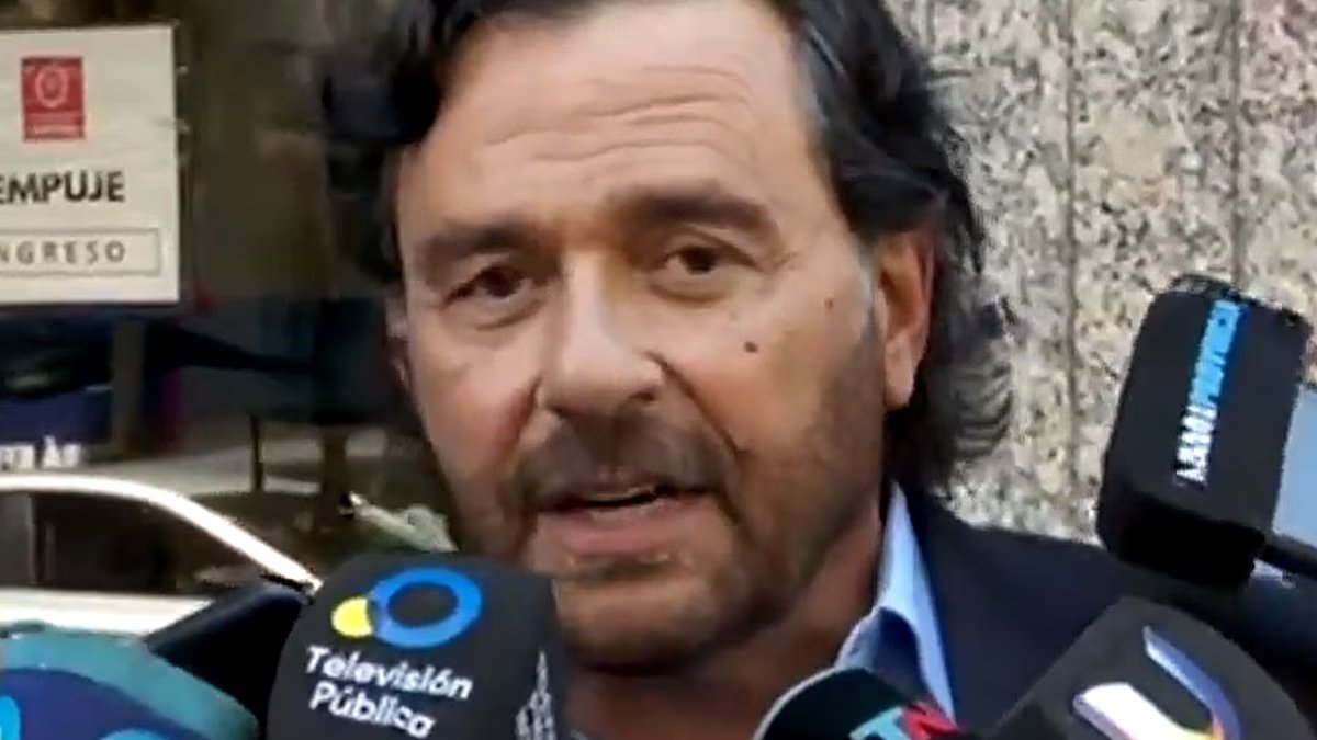 Saenz revida Christina Kirchner depois que ela o vinculou a subornos em uma pasta de notebook