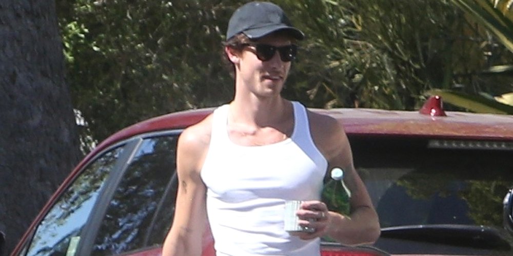 Shawn Mendes sai para mover seu carro descalço e com uma camiseta | Shawn Mendes | Notícias e fofocas sobre celebridades | Entretenimento, fotos e vídeos