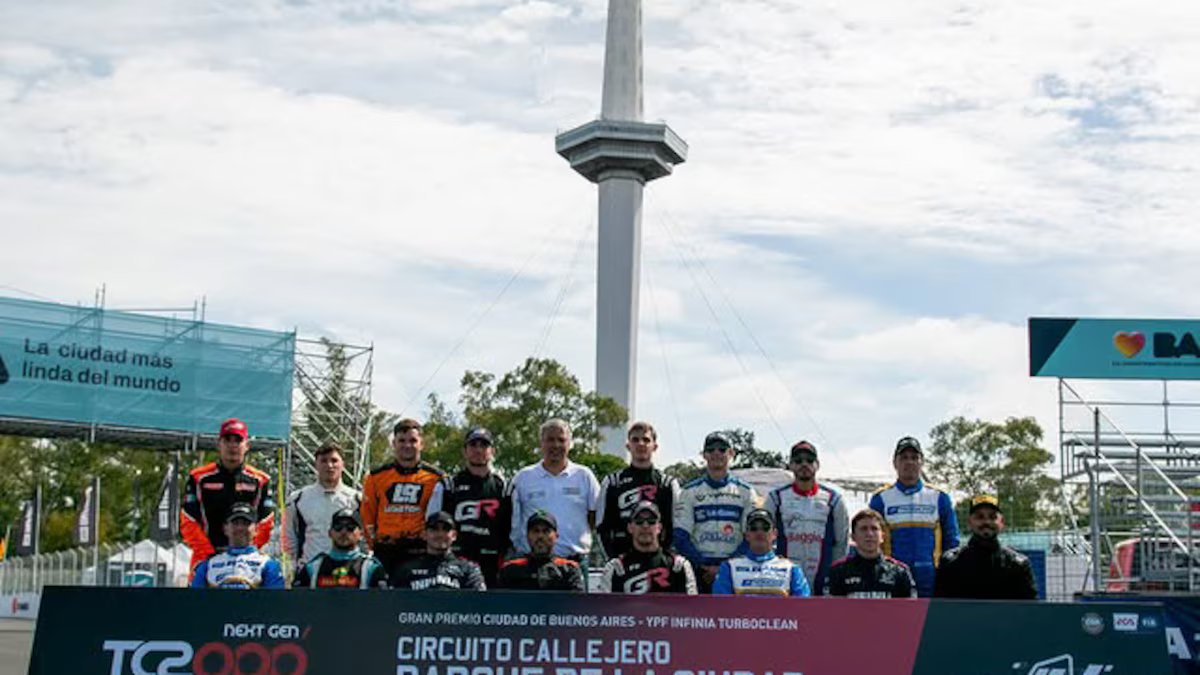 TC 2000, nas ruas de Buenos Aires. um regresso ao seu ADN, às memórias históricas e aos carros das esplanadas a 243 km/h