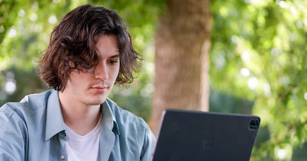 Tesouro assume obrigações de empréstimos estudantis – Deseret News