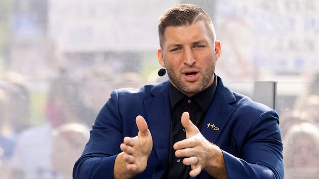 Tim Tebow continua a lutar contra a exploração infantil – Deseret News
