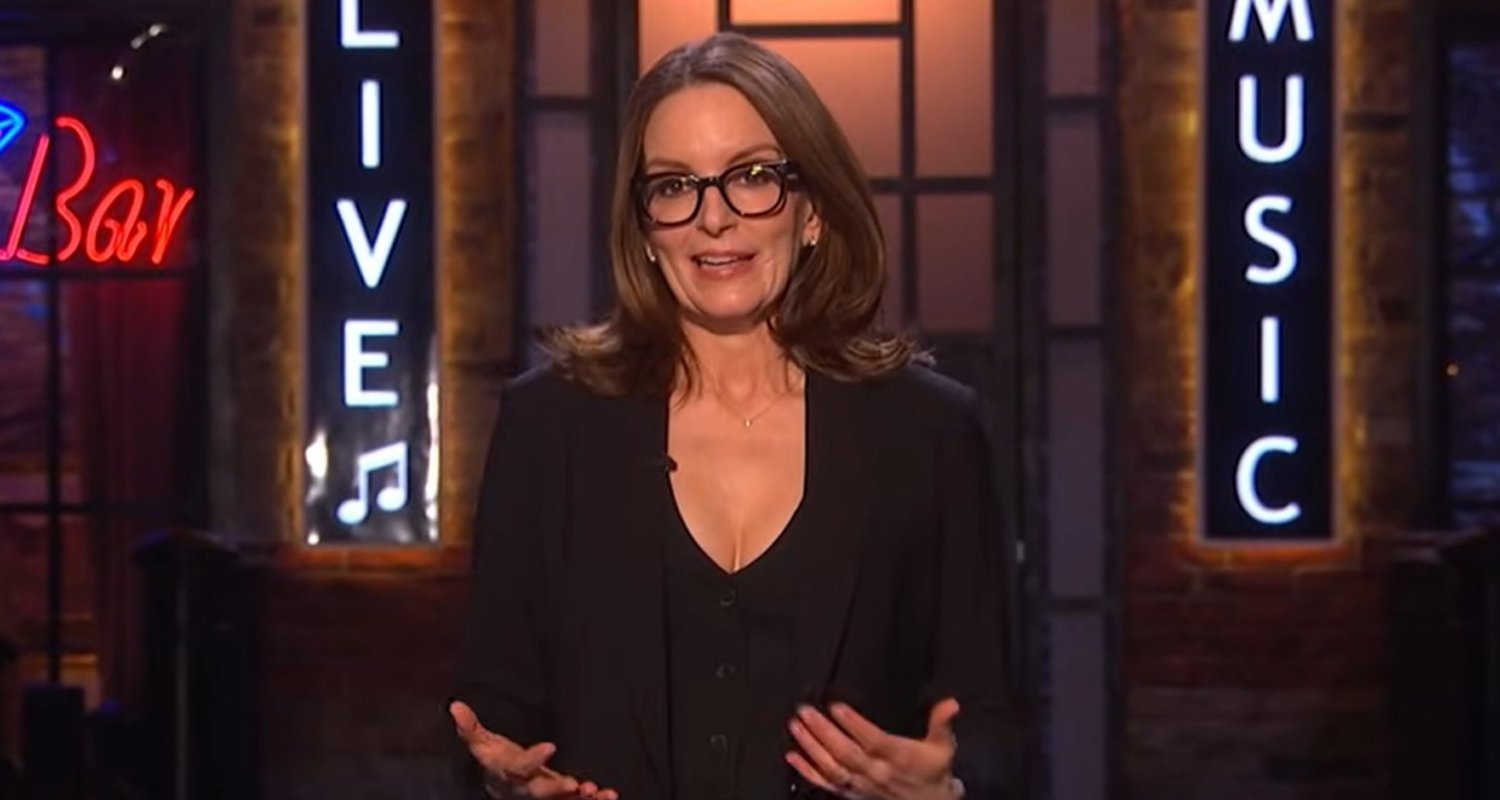 Tina Fey apresenta o primeiro ‘Saturday Night Live UK’, três celebridades enfrentam seu monólogo de abertura – assista agora! | Graham Norton, Michael Cera, Nicola Coughlan, Saturday Night Live, Tina Fey | Notícias e fofocas sobre celebridades | Entretenimento, fotos e vídeos