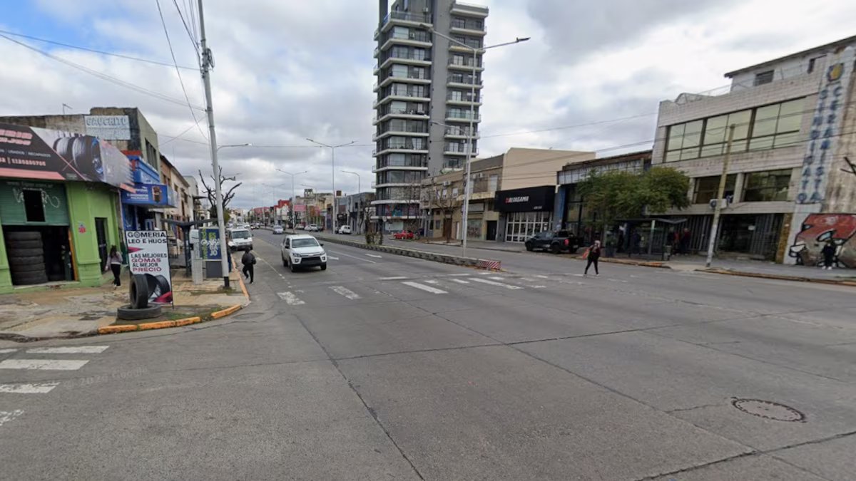 Um policial municipal foi baleado por motociclistas que tentaram atacá-lo