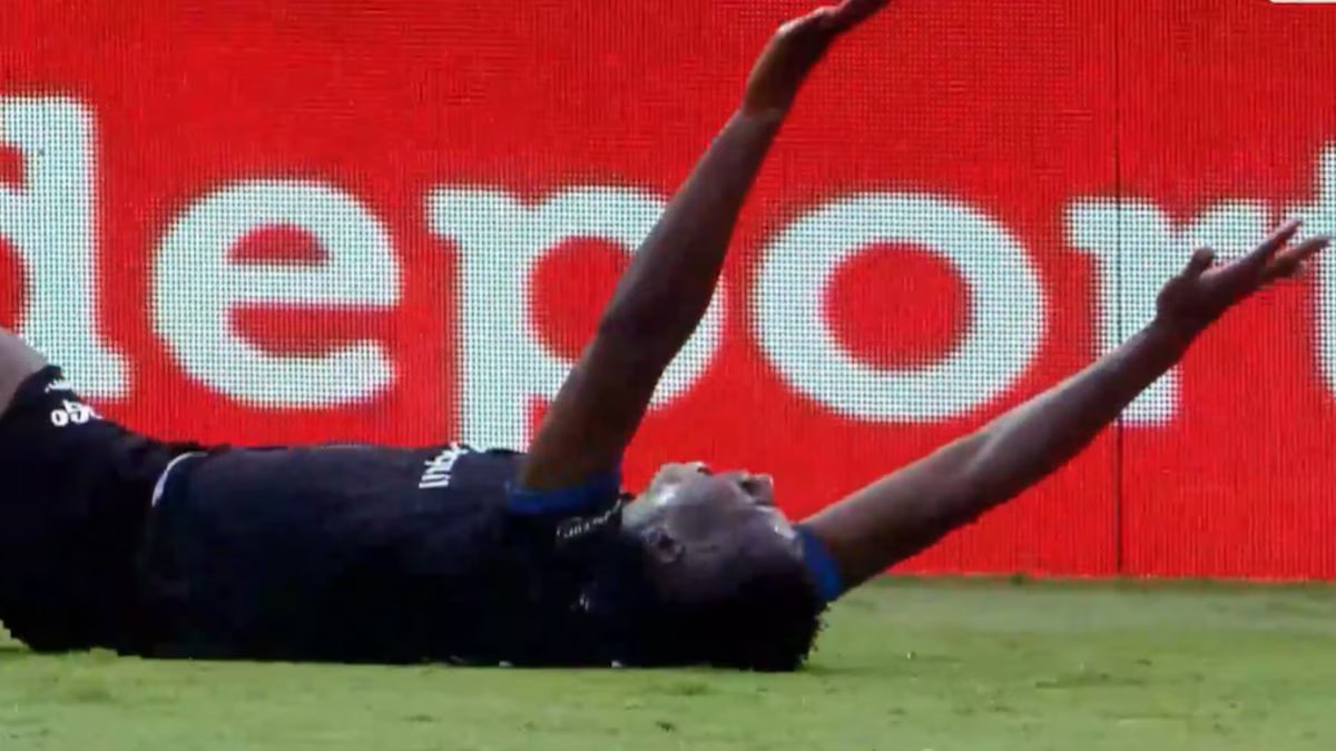 Uma entrada muito dura do zagueiro argentino que gerou briga