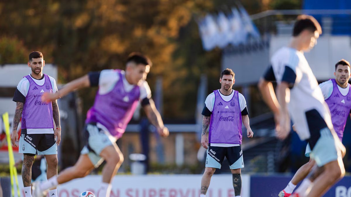 Uma possível equipa titular e um ambiente diferente. sem perder a boa harmonia, há competição para estar na lista