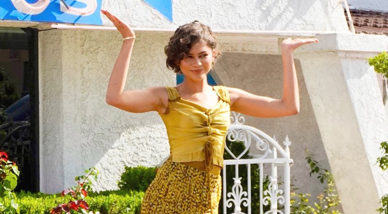 Zendaya visita a capela de casamento em Las Vegas para a imprensa de ‘The Drama’ e mostra seu próprio anel | Alana Haim, O Drama, Zendaya | Notícias e fofocas sobre celebridades | Entretenimento, fotos e vídeos