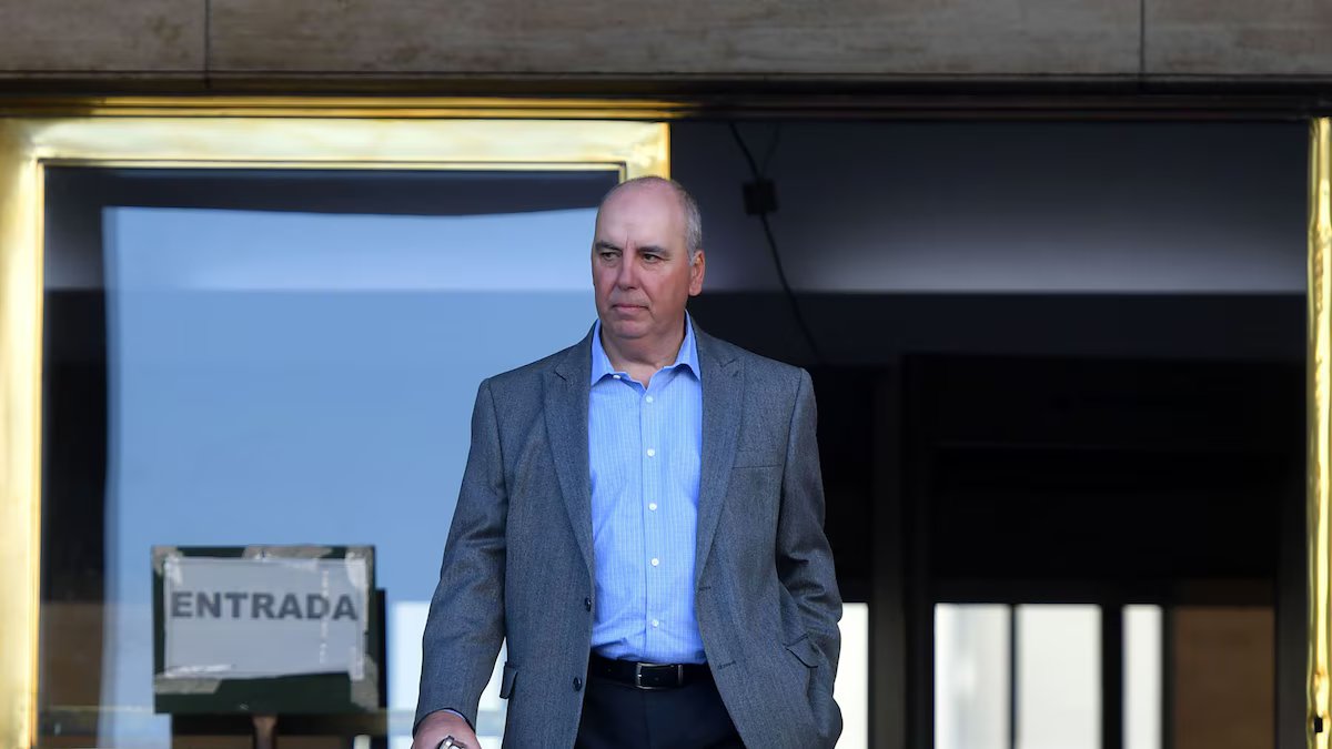 A dura resposta à expulsão de Pablo Escobar Gaviria e da família de Chicho Serna