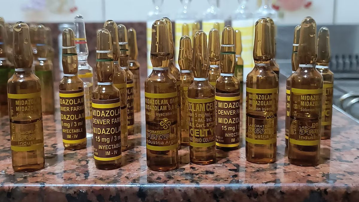 A enfermeira foi encontrada morta em seu apartamento com frascos de propofol na cozinha