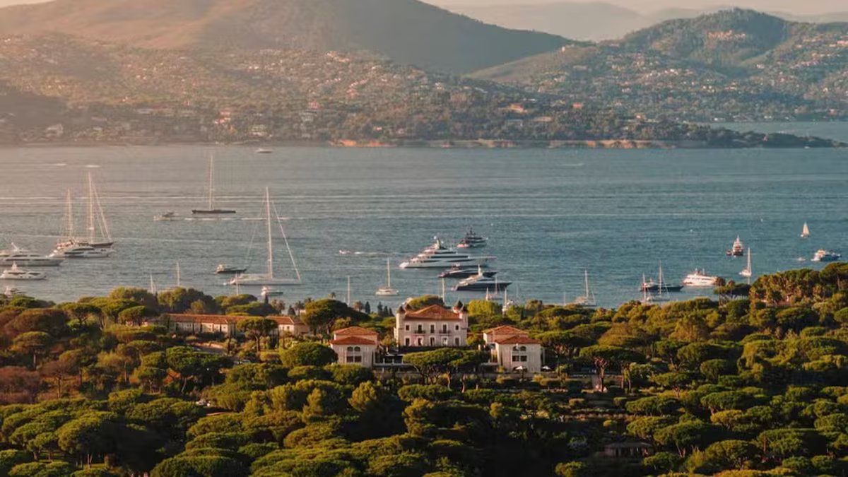 A quantia extraordinária que você tem que pagar para dormir no castelo francês onde é filmada a quarta temporada de “Lótus Branco”.