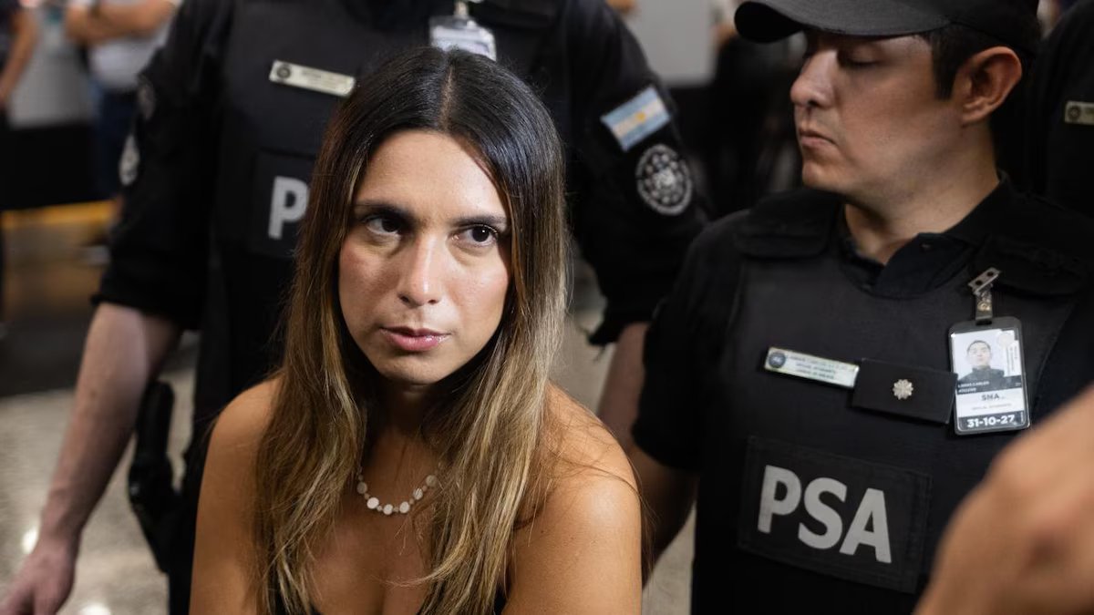 A reação do advogado de Agostina Paes após os gestos racistas do pai de seu cliente. “Estou preocupado.”