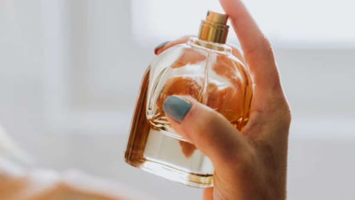 ANMAT retirou o perfume da marca do mercado devido a potenciais riscos à saúde
