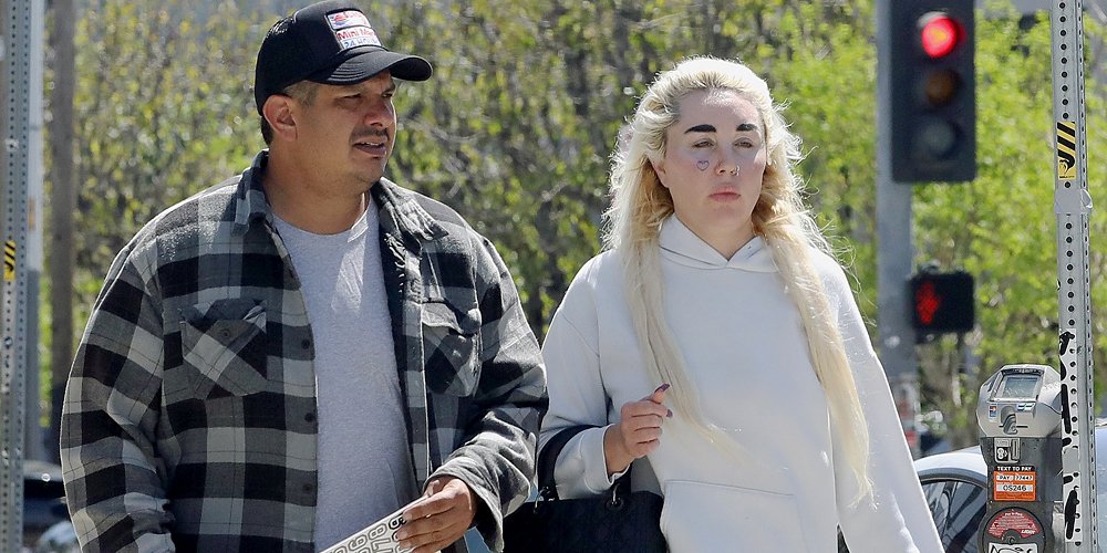 Amanda Bynes e namorado aproveitam um PDA em Los Angeles depois do almoço | Amanda Bynes, Zachary Khan | Notícias e fofocas sobre celebridades | Entretenimento, fotos e vídeos