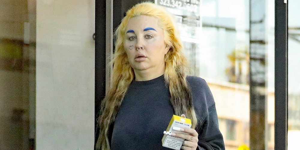 Amanda Bynes volta a ser loira apenas uma semana após estrear cabelos escuros | Amanda Bynes, fotos espontâneas | Notícias e fofocas sobre celebridades | Entretenimento, fotos e vídeos