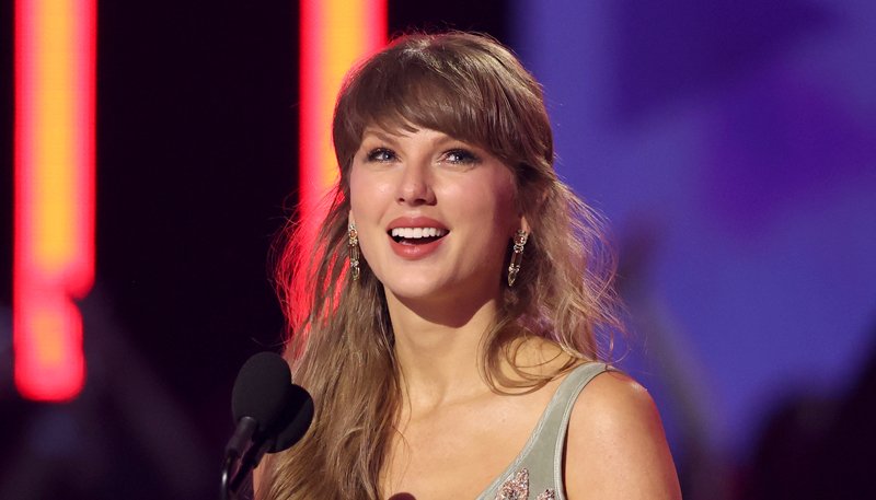 ‘American Idol’ apresentará a noite do Top 7 de Taylor Swift na próxima semana, com a superfã Nikki Glaser como jurada convidada | American Idol, Taylor Swift, Televisão | Notícias e fofocas sobre celebridades | Entretenimento, fotos e vídeos