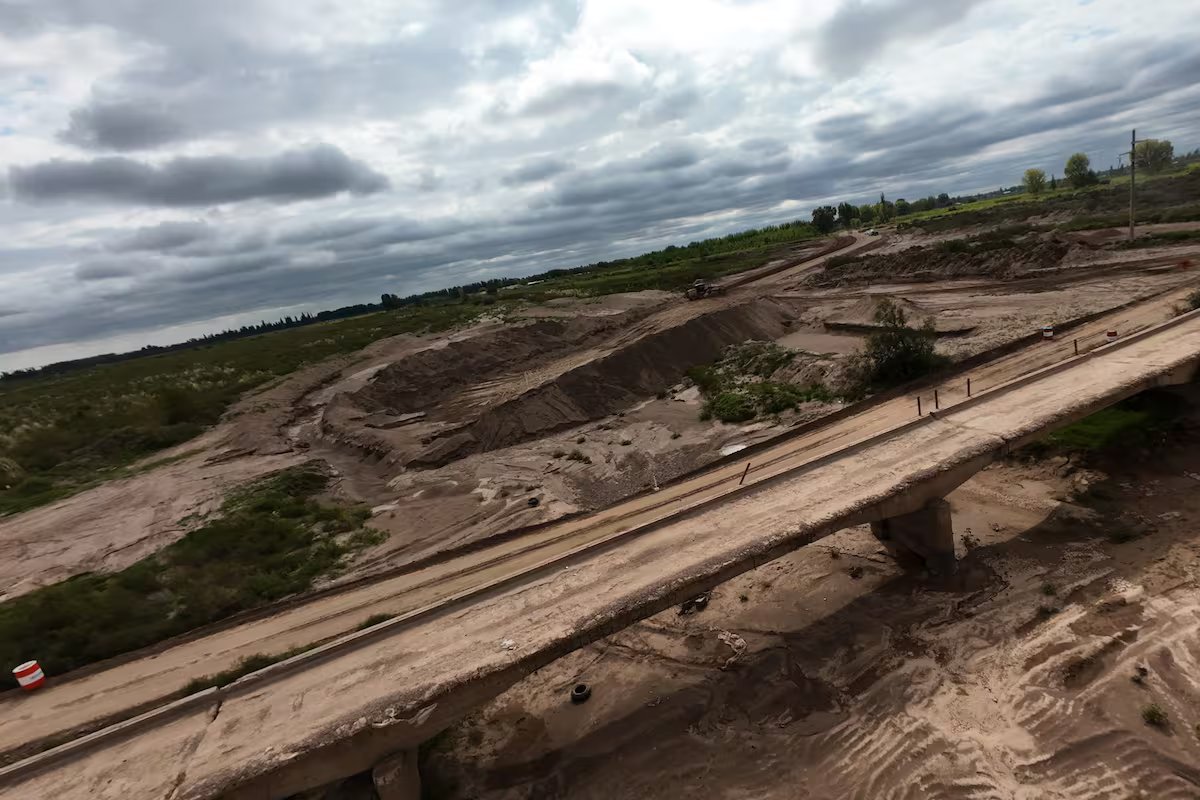 Após 25 anos, o projeto conecta novamente três cidades estratégicas. esta é a ponte que irá melhorar a vida de 5.000 trabalhadores.