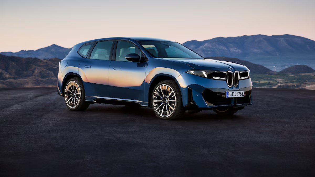 Apresentam um SUV que já se tornou o melhor carro do ano no mundo