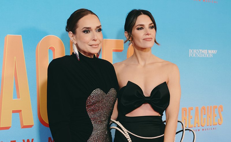 As estrelas de ‘Beaches’ da Broadway, Jessica Vosk e Kelli Barrett, comemoram a abertura do novo musical | Broadway, fotos de eventos, Jessica Vosk, Kelli Barrett | Notícias e fofocas sobre celebridades | Entretenimento, fotos e vídeos