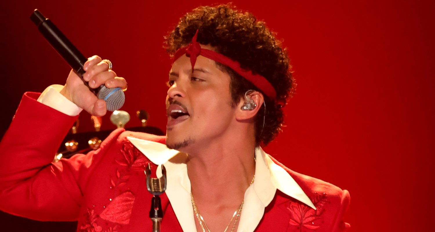 Bruno Mars dá início à ‘The Romantic Tour’ em Las Vegas, line-up completo revelado! | Bruno Mars, Set List, setlist | Notícias e fofocas sobre celebridades | Entretenimento, fotos e vídeos