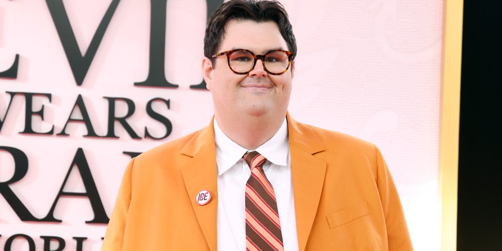 Caleb Hearon explica pin anti-ICE na estreia de ‘Devil Wears Prada 2’ | Caleb Hearon, ICE, Política | Notícias e fofocas sobre celebridades | Entretenimento, fotos e vídeos