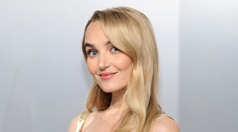 Chloe Fineman, do SNL, enfrenta reação negativa por causa da história do conselheiro do acampamento da ‘Vanity Fair’, criticada por editar o vídeo depois que ele se tornou viral | Chloe Fineman, Saturday Night Live, Vanity Fair | Notícias e fofocas sobre celebridades | Entretenimento, fotos e vídeos