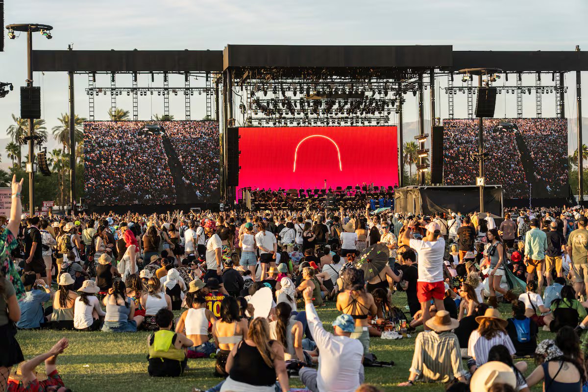 Coachella 2026: escalações, artistas em destaque e como assistir ao vivo