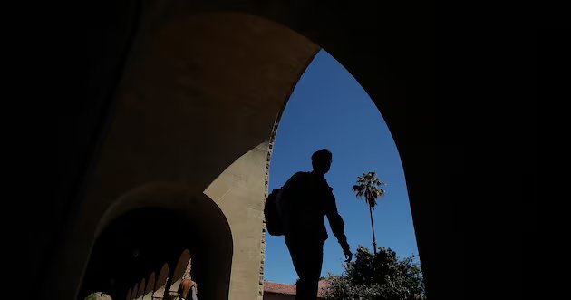 Como as faculdades estão prejudicando os alunos que estão tentando ajudar