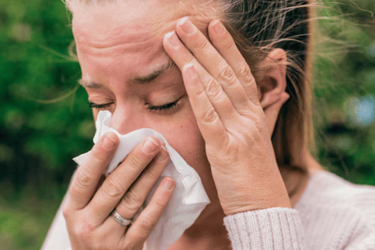 Como distinguir um resfriado de uma rinite e o que fazer aos primeiros sintomas, segundo um especialista?