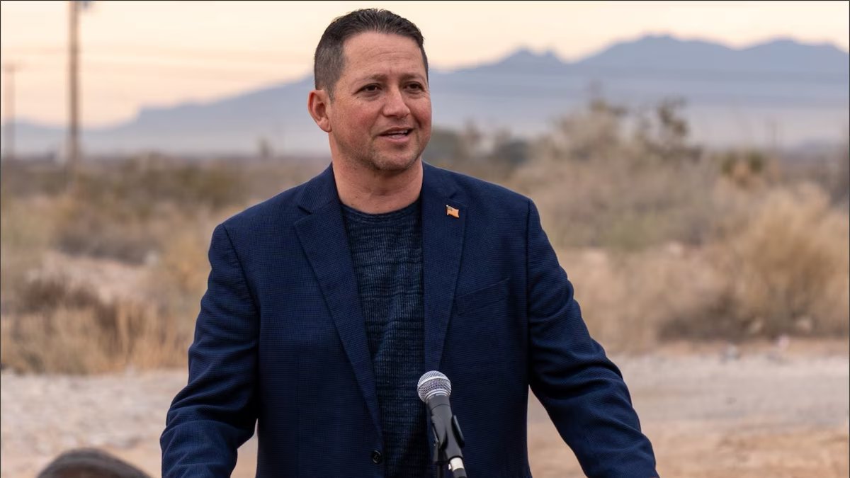 Crise no Texas. O republicano nascido no México renunciou ao Congresso devido a um escândalo pessoal.