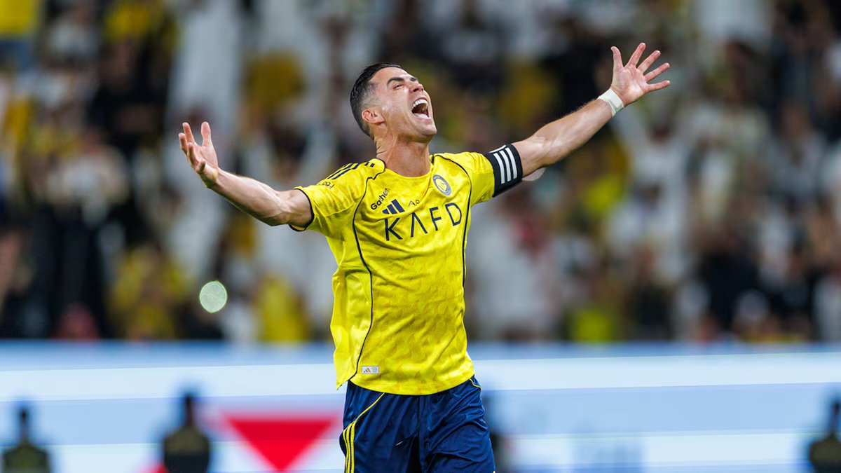 Cristiano Ronaldo voltou a campo e marcou duas vezes, quantos gols faltam para 1000?