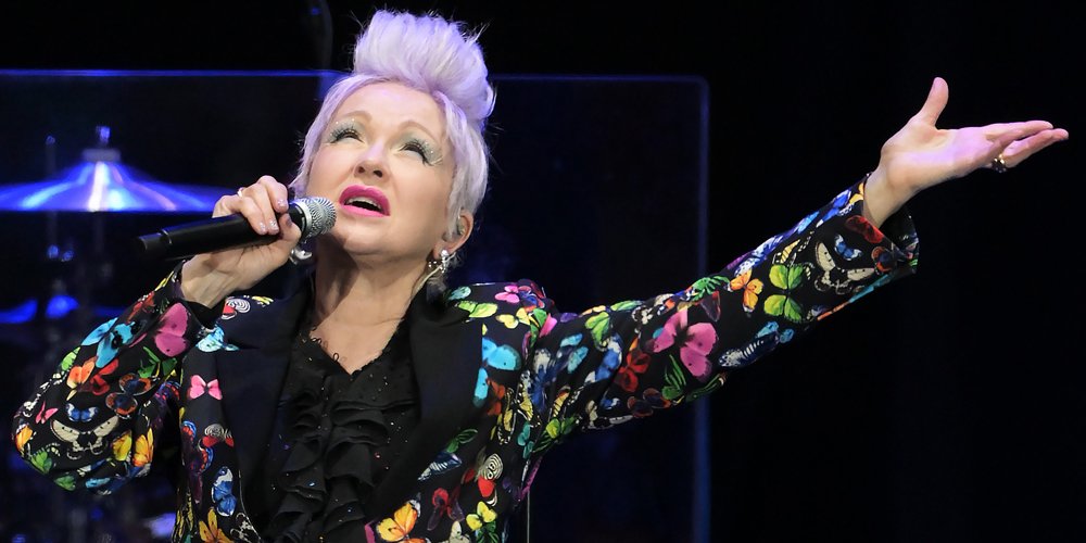 Cyndi Lauper despede Heckler novamente durante a noite de abertura da residência em Las Vegas: ‘Se você está tentando me dar sombra, B-h, estou indo atrás de você’ | Cindy Lauper | Notícias e fofocas sobre celebridades | Entretenimento, fotos e vídeos