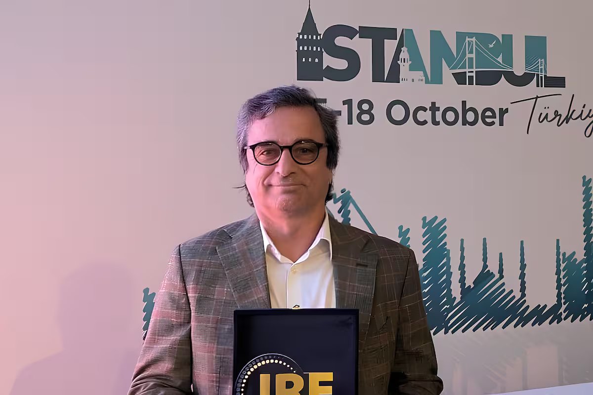 Demitiram Carlos Frugoni, chefe da Economia com propriedade não declarada nos EUA