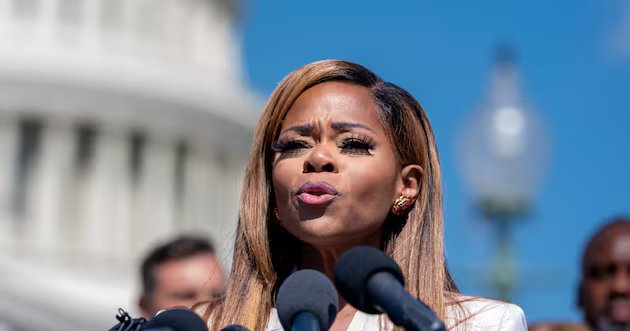 Democrata da Câmara renuncia após ser considerado culpado de mais de duas dúzias de violações éticas – Deseret News