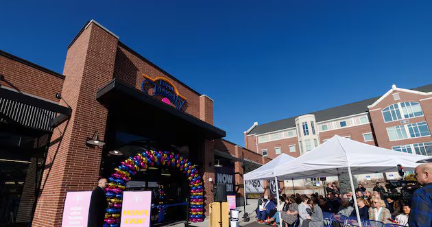 Dentro das novas instalações – Deseret News