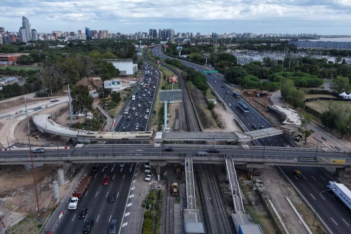 Desabamento durante escavações em Nunez. três feridos