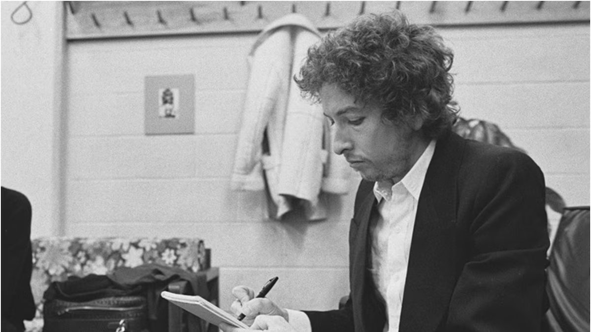 Dez anos depois do dia em que o rock se tornou literatura. Bob Dylan e o Nobel que irritaram os cientistas