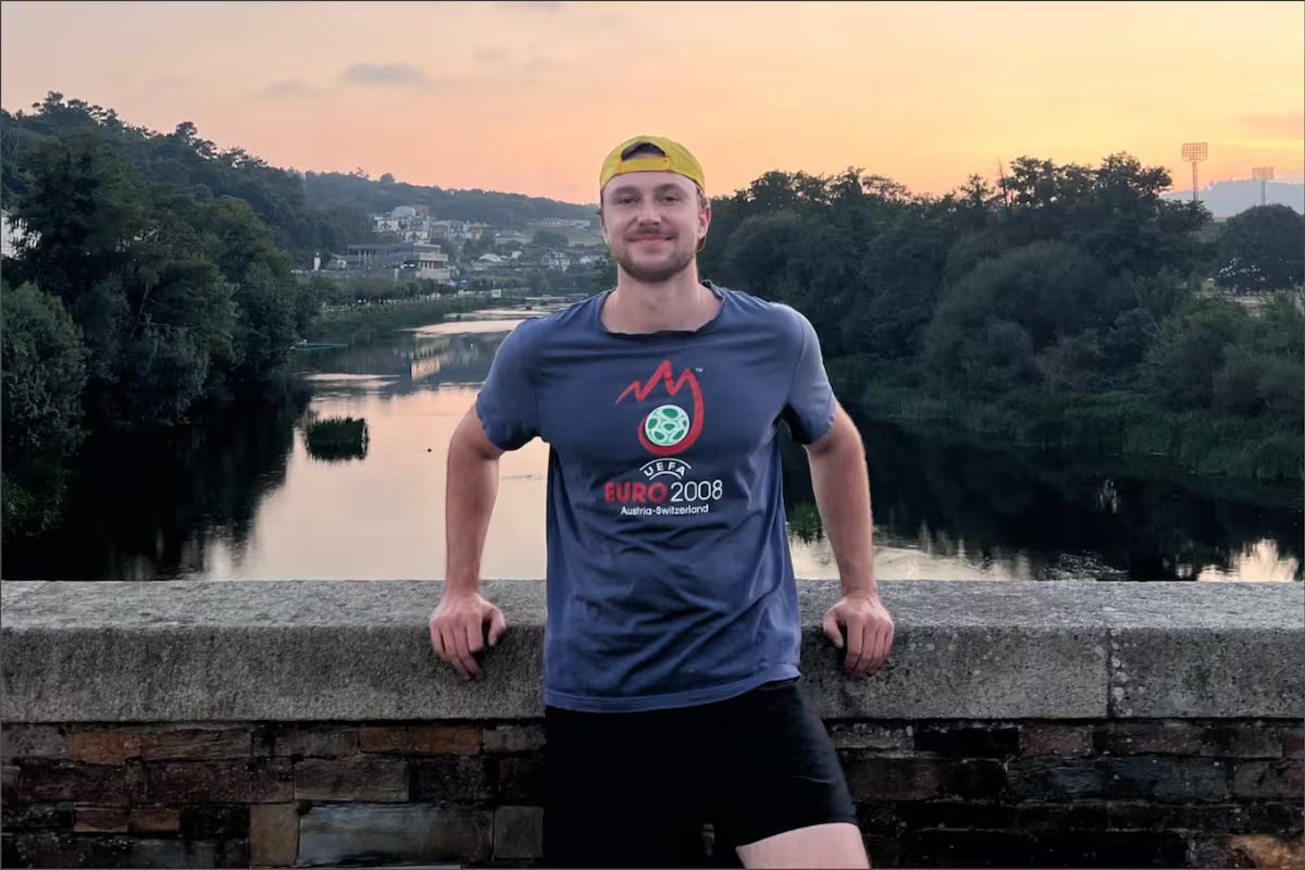 É americano, foi trabalhar para a Europa e decidiu ficar na Galiza. “Eu precisava sair”