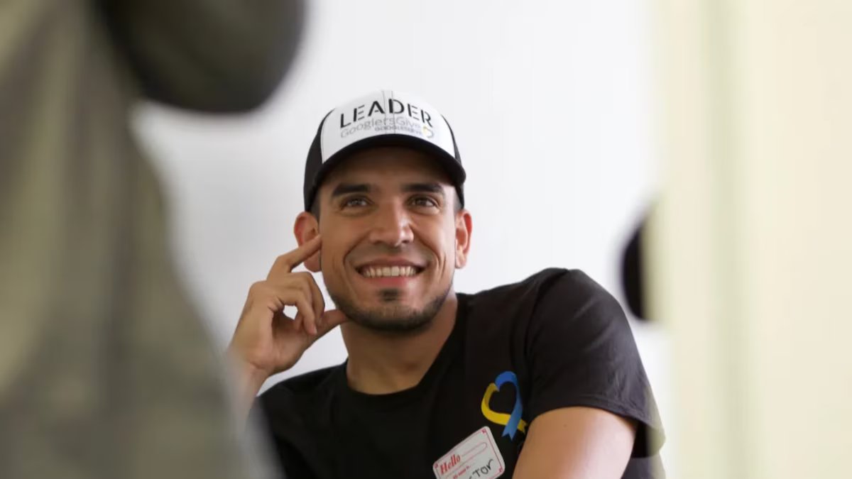 Ele é filho de venezuelanos, queria substituir Marco Rubio e agora vai para Carlos Jimenez na Flórida.