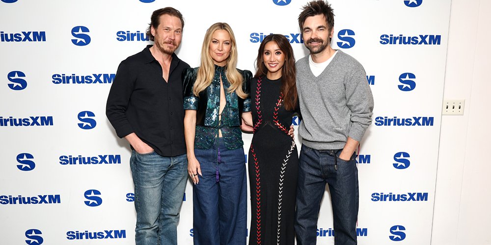 Elenco da 2ª temporada de ‘Running Point’ no SiriusXM Studios, Brenda Song provoca o ovo de Páscoa de Macaulay Culkin | Brenda Song, Drew Tarver, Fotos de Eventos, Kate Hudson, Macaulay Culkin, Netflix, Running Point, Scott MacArthur, Televisão | Notícias e fofocas sobre celebridades | Entretenimento, fotos e vídeos