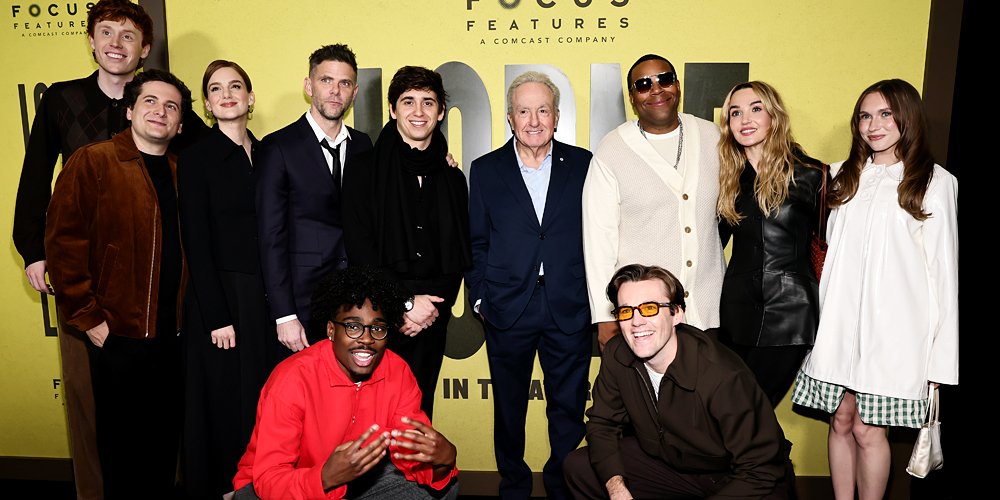 Elenco de ‘Saturday Night Live’ apoia Lorne Michaels na estreia do documentário ‘Lorne’ | Alex Moffat, Ashley Padilla, Ben Marshall, Chloe Fineman, Colin Jost, Diane Lane, Jane Wickline, Jeremy Culhane, Kam Patterson, Kenan Thompson, Kyle MacLachlan, Lorne, Lorne Michaels, Marcello Hernandez, Mary Ellen Matthews, Michael Neville, Mikey Day, Filmes, Sarah Sherman, Saturday Night Live, Vero Shernika Brelow S. Notícias de celebridades e fofocas | Entretenimento, fotos e vídeos
