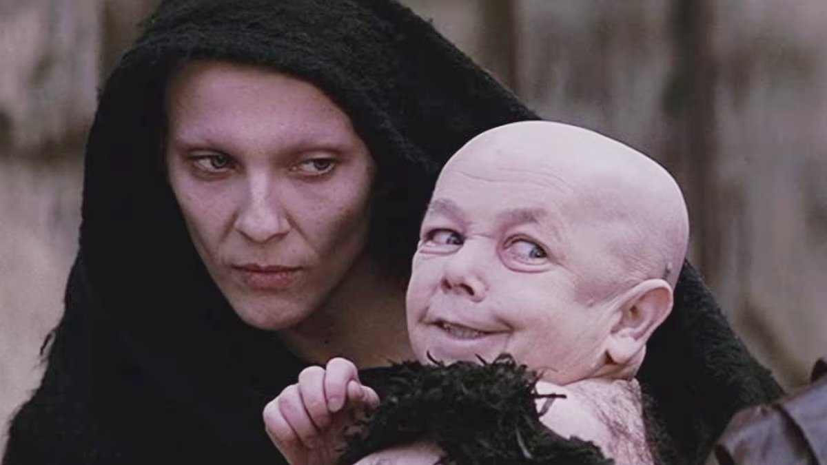 Esta é a aparência do “Criança Demônio” da Paixão de Cristo hoje