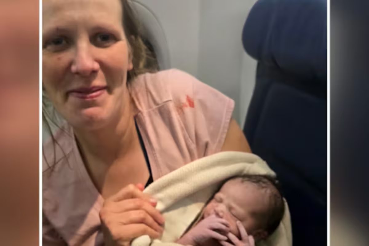 Estados Unidos. uma passageira grávida deu à luz no meio do voo, antes de pousar