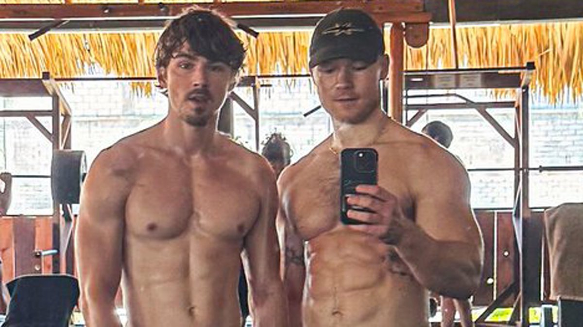 Estrelas de ‘Boots’ Miles Heizer e Angus O’Brien ficam sem camisa enquanto se reúnem para treinar – Just Jared – Notícias e fofocas de celebridades