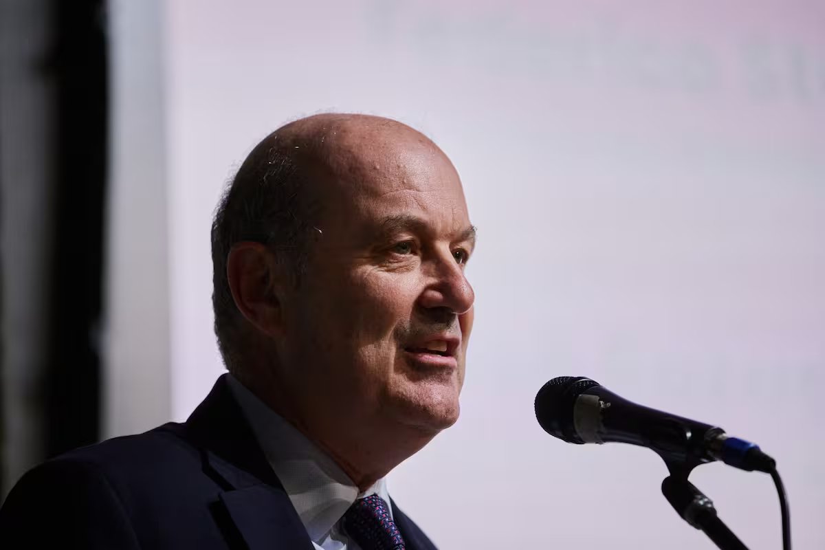 Federico Sturzenegger confirmou que enviará a desregulamentação imobiliária ao Congresso em junho para reduzir custos de vendas.